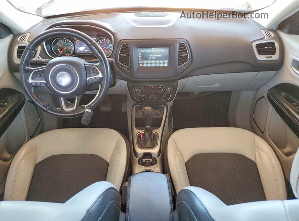 3C4NJCBB0JT166249 2018 JEEP COMPASS White Widok deski rozdzielczej