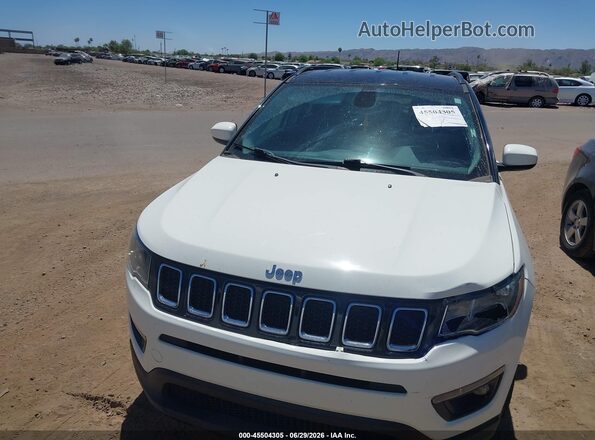 3C4NJCBB1JT368615 2018 JEEP COMPASS White Front view