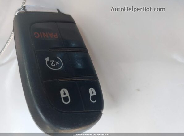 3C4NJCBB1JT368615 2018 JEEP COMPASS White Dashboard view