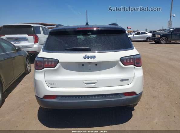 3C4NJCBB1JT368615 2018 JEEP COMPASS White 