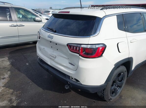 3C4NJCBB1JT377041 2018 JEEP COMPASS White Vista frontal