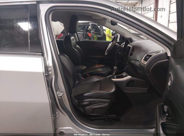 3C4NJCBB1KT851992 2019 JEEP COMPASS Gray წინა სალონის ხედი