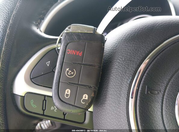 3C4NJCBB1LT231306 2020 JEEP COMPASS Белый Вид панели приборов