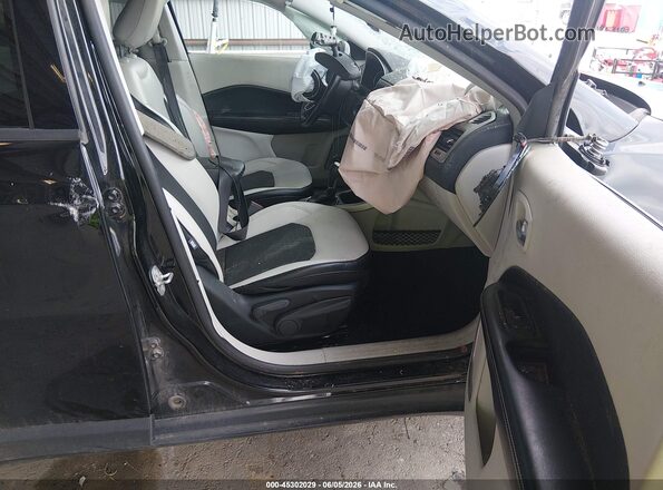 3C4NJCBB3JT181778 2018 JEEP COMPASS Black Вид салону спереду