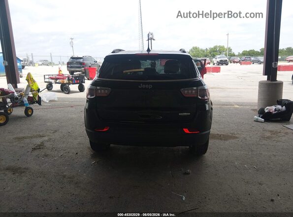 3C4NJCBB3JT181778 2018 JEEP COMPASS Black 