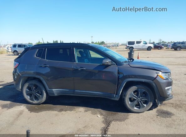 3C4NJCBB3KT726928 2019 JEEP COMPASS Gray Rear interior view