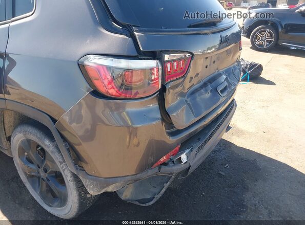 3C4NJCBB3KT726928 2019 JEEP COMPASS Gray Front view