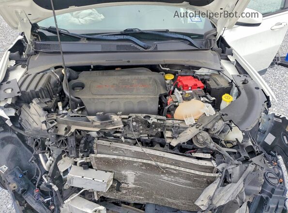 3C4NJCBB3MT587144 2021 JEEP COMPASS White Вид підкапотного простору