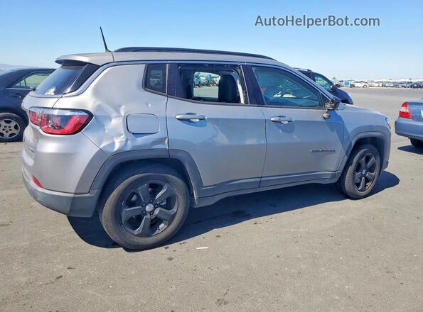 3C4NJCBB4JT194619 2018 JEEP COMPASS Silver Задня права чверть