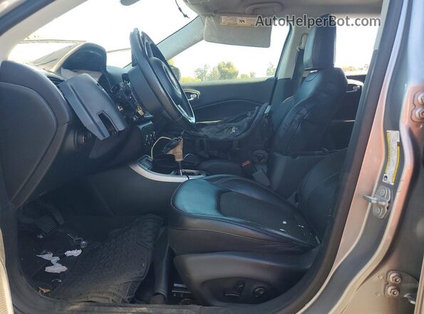 3C4NJCBB4JT194619 2018 JEEP COMPASS Silver Вид салону спереду