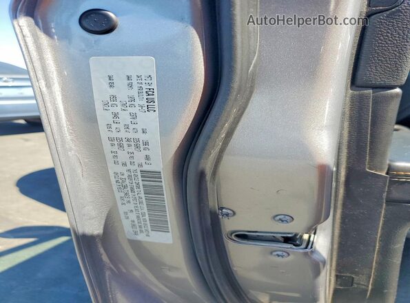 3C4NJCBB4JT194619 2018 JEEP COMPASS Silver Вид підкапотного простору