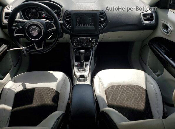 3C4NJCBB4LT258774 2020 JEEP COMPASS Gray Dashboard view
