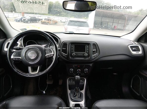 3C4NJCBB5JT287116 2018 JEEP COMPASS Blue 