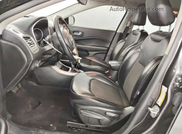3C4NJCBB5LT206036 2020 JEEP COMPASS Черный Вид салона спереди