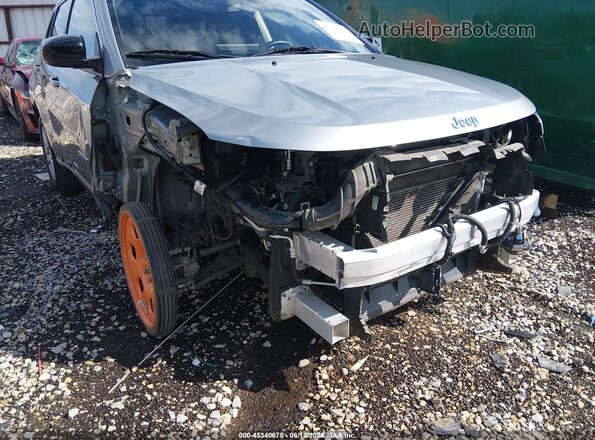 3C4NJCBB6NT229585 2022 JEEP COMPASS Silver Front view