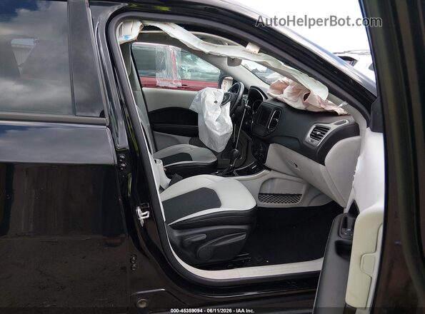 3C4NJCBB7JT487138 2018 JEEP COMPASS Black Вид салону спереду