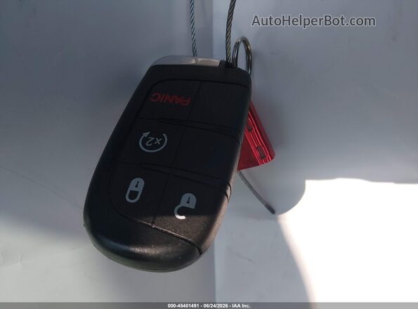 3C4NJCBB7LT258929 2020 JEEP COMPASS Черный Вид панели приборов