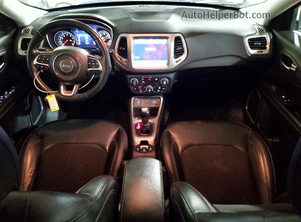 3C4NJCBB8JT240386 2018 JEEP COMPASS White Առջևի վահանակի տեսք
