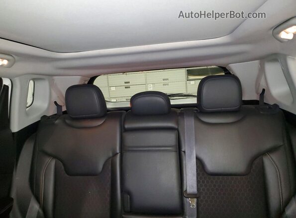 3C4NJCBB8JT240386 2018 JEEP COMPASS White Հետևի նստատեղերի տեսք