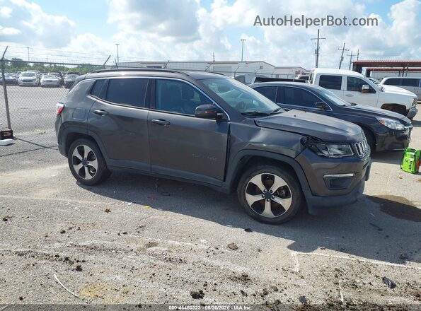 3C4NJCBB9HT632951 2017 JEEP COMPASS Gray Rear interior view