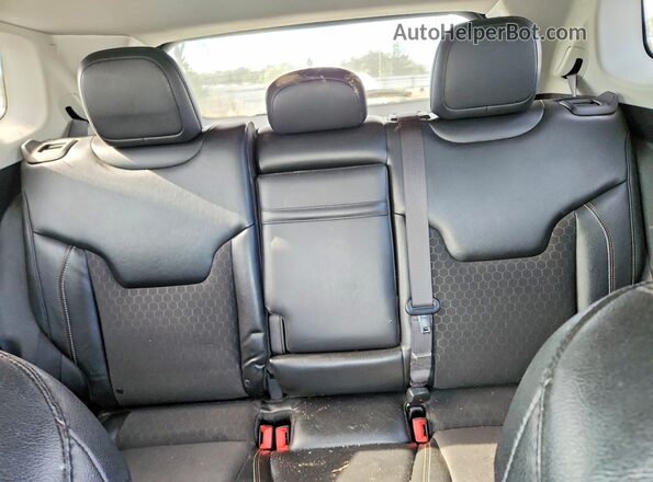 3C4NJCBB9JT468235 2018 JEEP COMPASS Blue Հետևի նստատեղերի տեսք