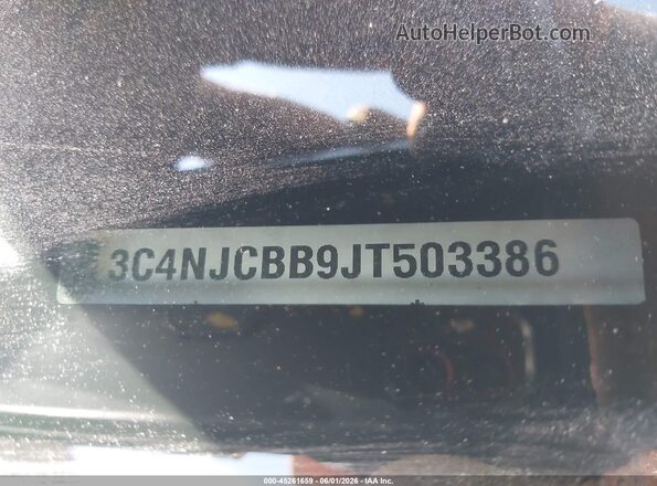 3C4NJCBB9JT503386 2018 JEEP COMPASS Red Widok komory silnika