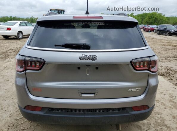 3C4NJCBB9KT699329 2019 JEEP COMPASS Silver უკანა ხედი