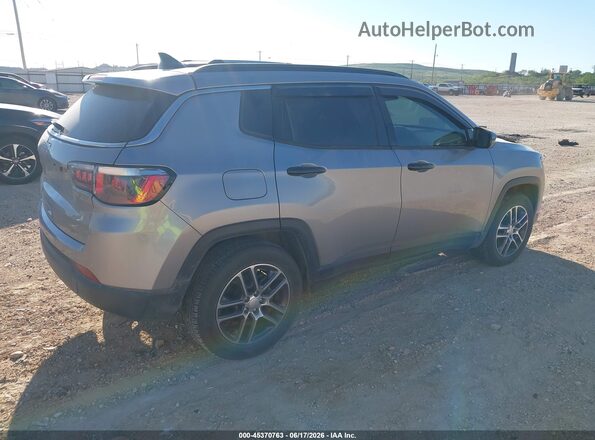 3C4NJCBB9KT762803 2019 JEEP COMPASS Серебряный Задняя правая четверть