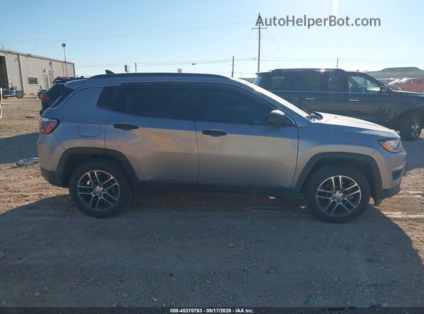 3C4NJCBB9KT762803 2019 JEEP COMPASS Серебряный Вид задней части салона