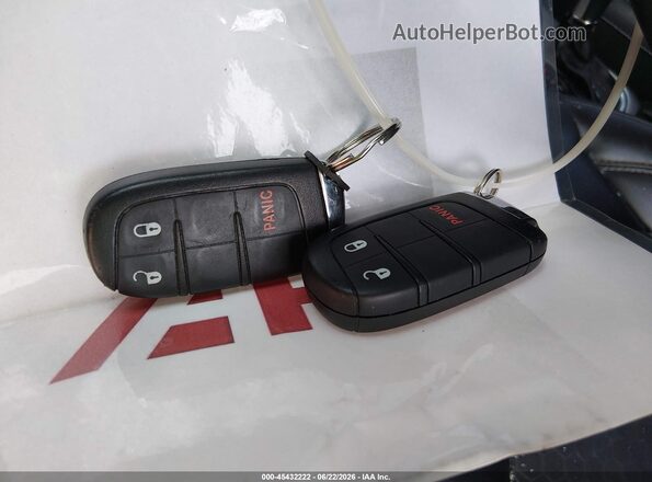3C4NJCBB9KT819856 2019 JEEP COMPASS Красный Вид панели приборов