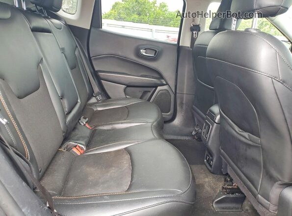 3C4NJCBB9MT585558 2021 JEEP COMPASS Black Rear interior view