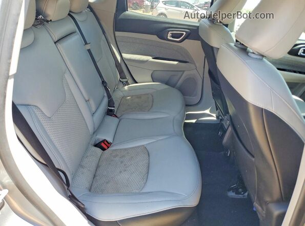 3C4NJCBB9NT138228 2022 JEEP COMPASS Silver Вид задніх сидінь
