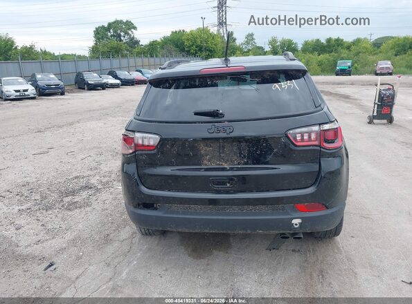 3C4NJCBBXJT408240 2018 JEEP COMPASS Black 