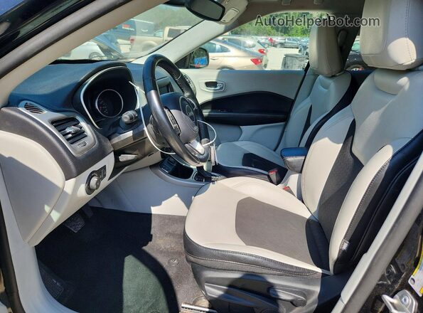 3C4NJCBBXKT730748 2019 JEEP COMPASS Black Front interior view