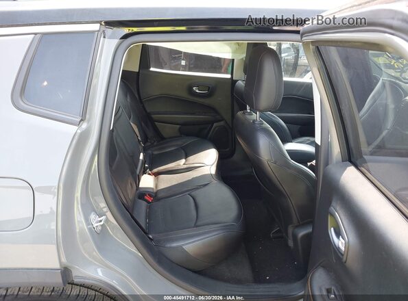 3C4NJCCB1KT749090 2019 JEEP COMPASS Gray VIN sticker view
