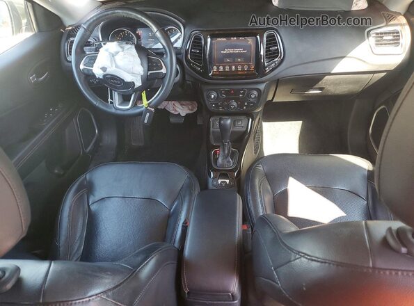 3C4NJCCB2JT358559 2018 JEEP COMPASS Green 