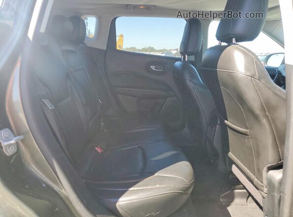 3C4NJCCB2JT358559 2018 JEEP COMPASS Green 