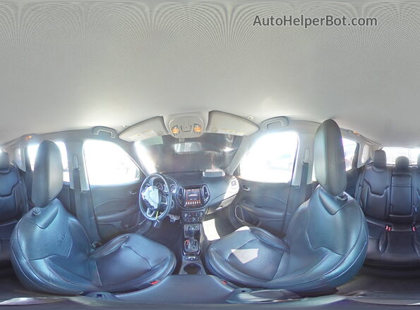 3C4NJCCB2JT358559 2018 JEEP COMPASS Green 