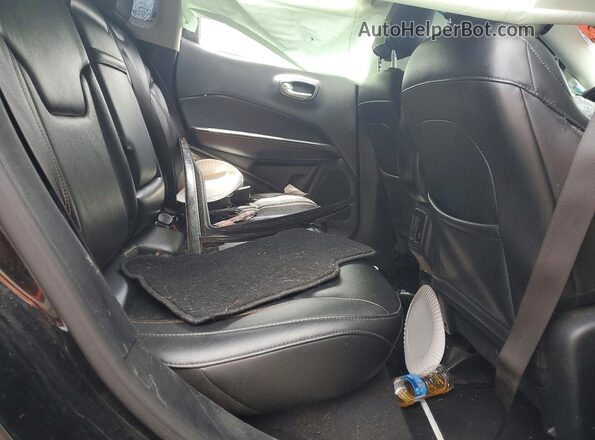 3C4NJCCB3JT145071 2018 JEEP COMPASS Black Widok tylnych siedzeń