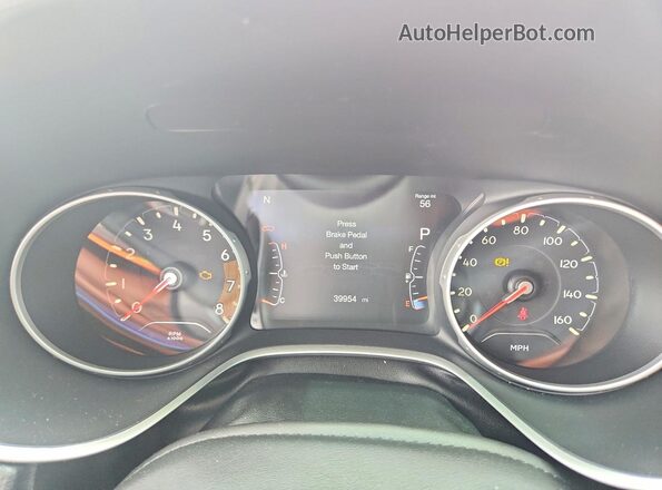 3C4NJCCB3JT488902 2018 JEEP COMPASS Red Widok zestawu wskaźników
