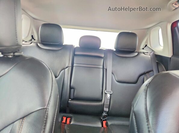 3C4NJCCB3JT488902 2018 JEEP COMPASS Red Widok tylnych siedzeń