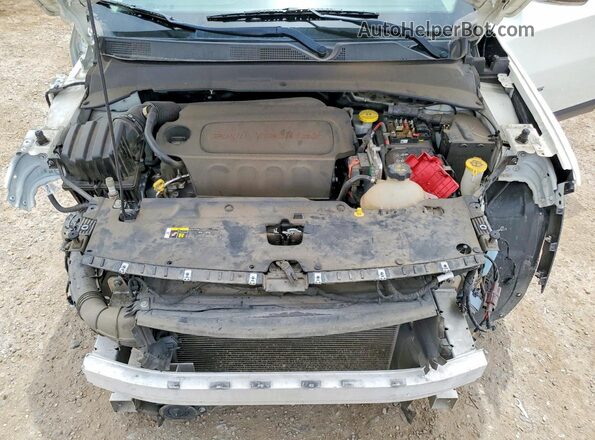3C4NJCCB3MT538315 2021 JEEP COMPASS White Widok wnętrza z tyłu