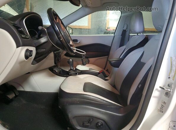 3C4NJCCB3MT567281 2021 JEEP COMPASS Белый Вид салона спереди