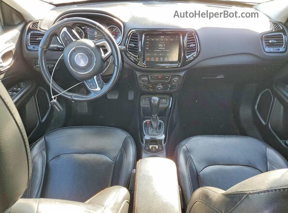 3C4NJCCB4KT670772 2019 JEEP COMPASS Black Dashboard view
