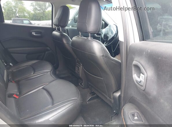 3C4NJCCB4KT676037 2019 JEEP COMPASS Серебряный Вид наклейки с VIN-кодом