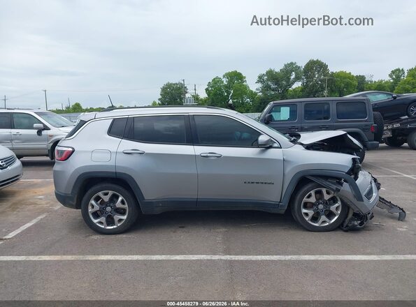 3C4NJCCB4KT676037 2019 JEEP COMPASS Серебряный Вид задней части салона