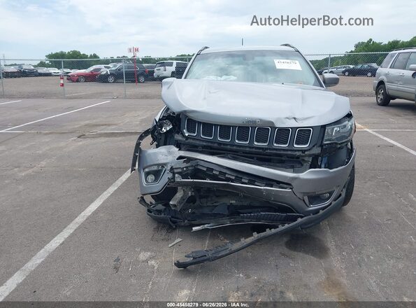 3C4NJCCB4KT676037 2019 JEEP COMPASS Серебряный Вид щитка приборов