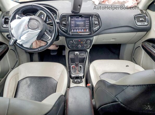 3C4NJCCB7MT526457 2021 JEEP COMPASS Blue Vista del salpicadero