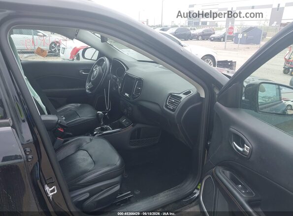3C4NJCCB8KT667194 2019 JEEP COMPASS Black Вид салону спереду