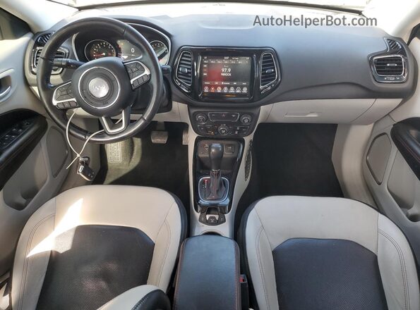 3C4NJCCB8KT802092 2019 JEEP COMPASS Gray 
